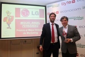 Miguel Ángel Fernández, director general de márketing de LG Iberia recogió el premio Byte TI 2018 al Mejor director de márketing